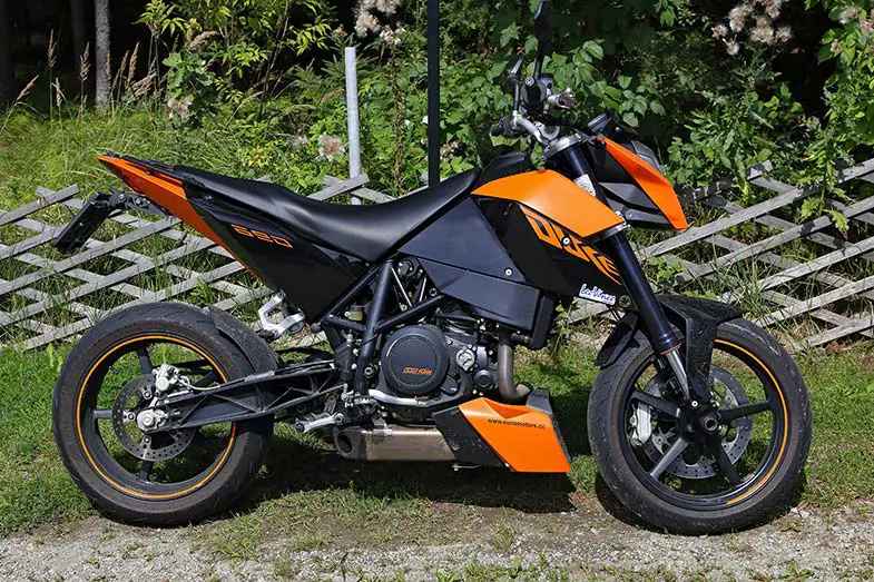 Black and Orange KTM Duke 690 Motorbike