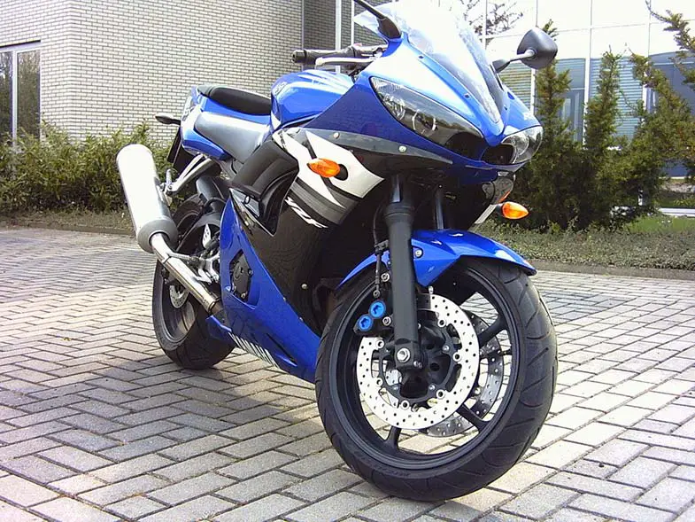 Blue Yamaha YZF-R6 Bike