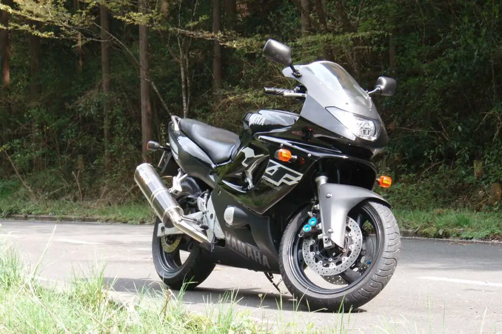 Black Yamaha YZF600R Thundercat Motorcycle