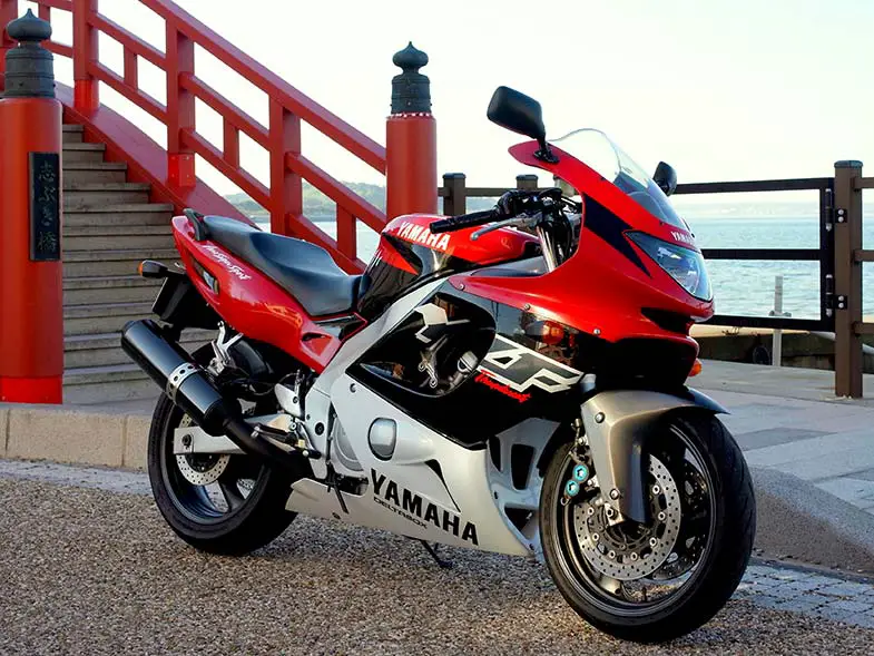 Red Yamaha YZF600R Thundercat Motorcycle