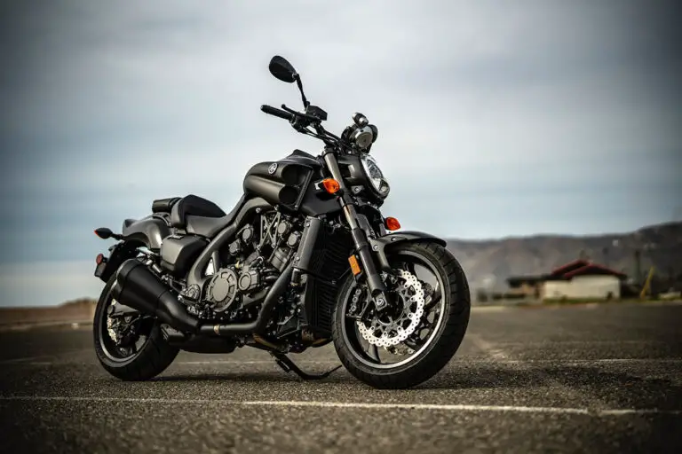 Yamaha VMAX 1700 (Specs and Review)