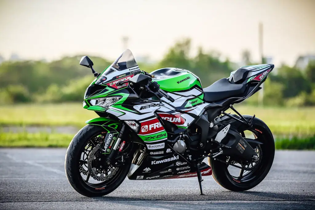 White and Green Kawasaki ZX-6R Motorcycle Sport Bike
