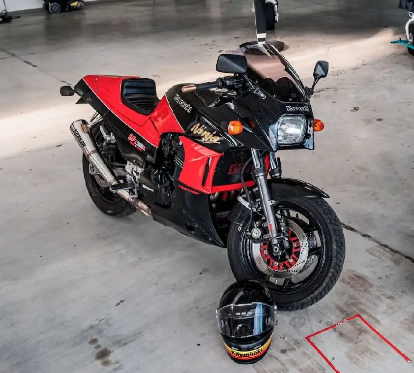 Kawasaki Ninja GPZ900R Motorcycle